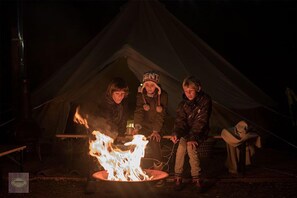 Tent, Shared Bathroom (Bell XL - 1 Futon/Every 2 Occupants) | Free cribs/infant beds - Kampaoh Granada Las Lomas (Guejar Sierra)