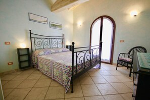 Apartment, 3 Bedrooms | Cots/infant beds, bed sheets - Casa Gabriella (Olbia)