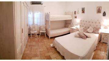 Villa | 2 bedrooms, iron/ironing board, cribs/infant beds, bed sheets