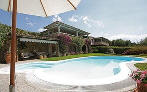 Outdoor pool - Sa Pedra's House (Olbia)