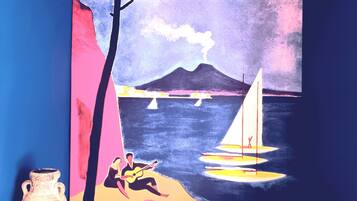 Budget Double Room | 羽绒被、迷你吧、办公桌、遮光窗帘