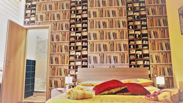 Basic Triple Room | 羽绒被、迷你吧、办公桌、遮光窗帘