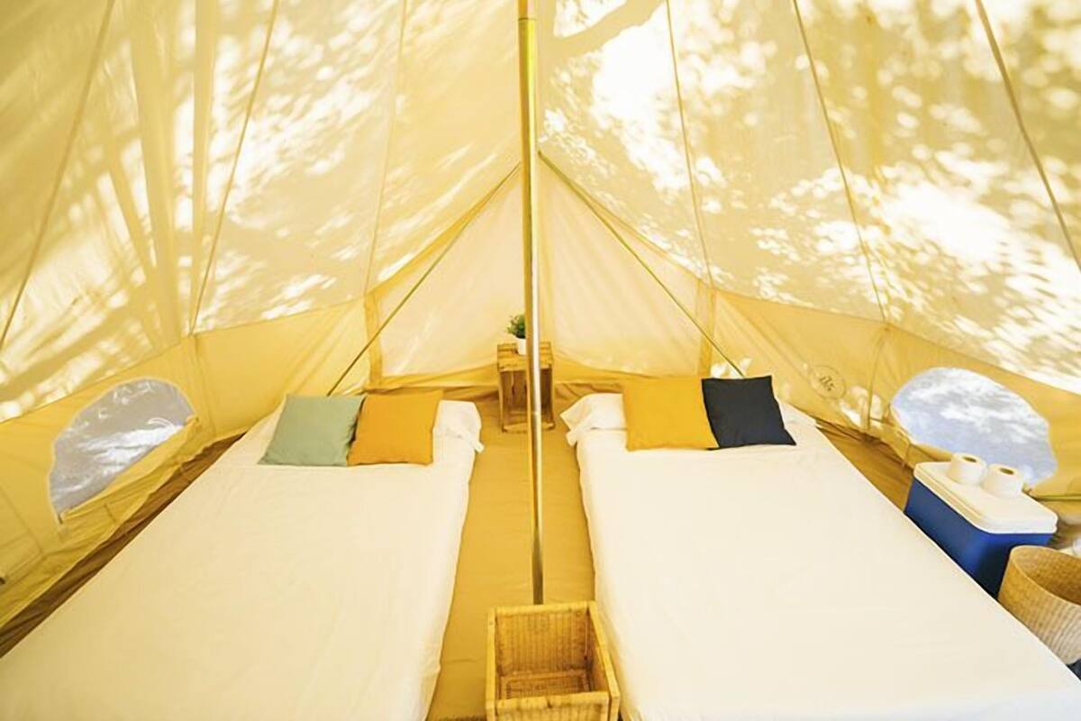 Zelt, Gemeinschaftsbad (Emperador - 1 Futon/Every 2 Occupants) | Kostenlose Babybetten, Bettwäsche
