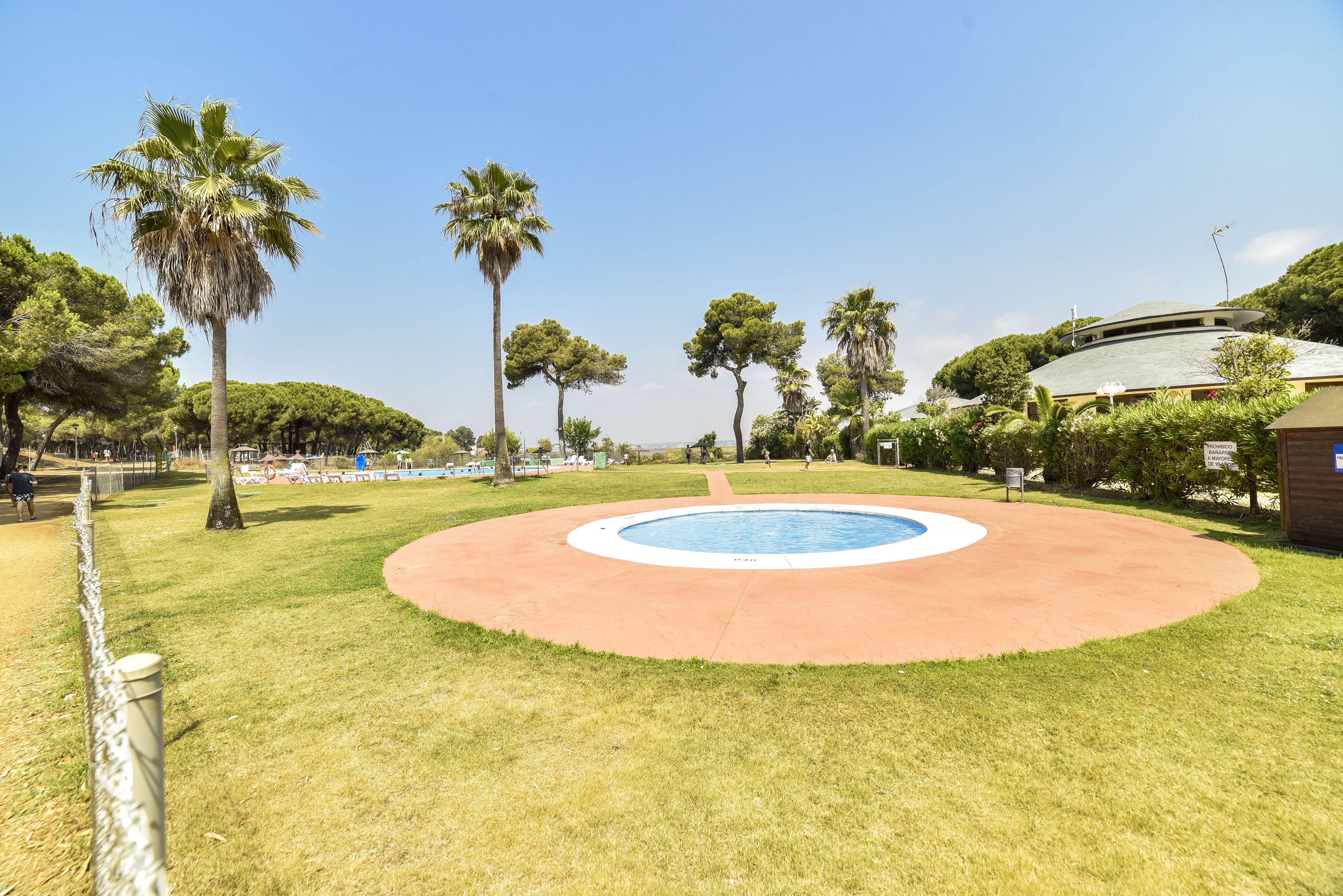 Seasonal outdoor pool