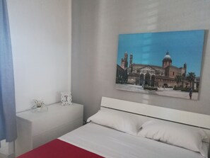 Bureau, Wi-Fi gratuit, draps fournis