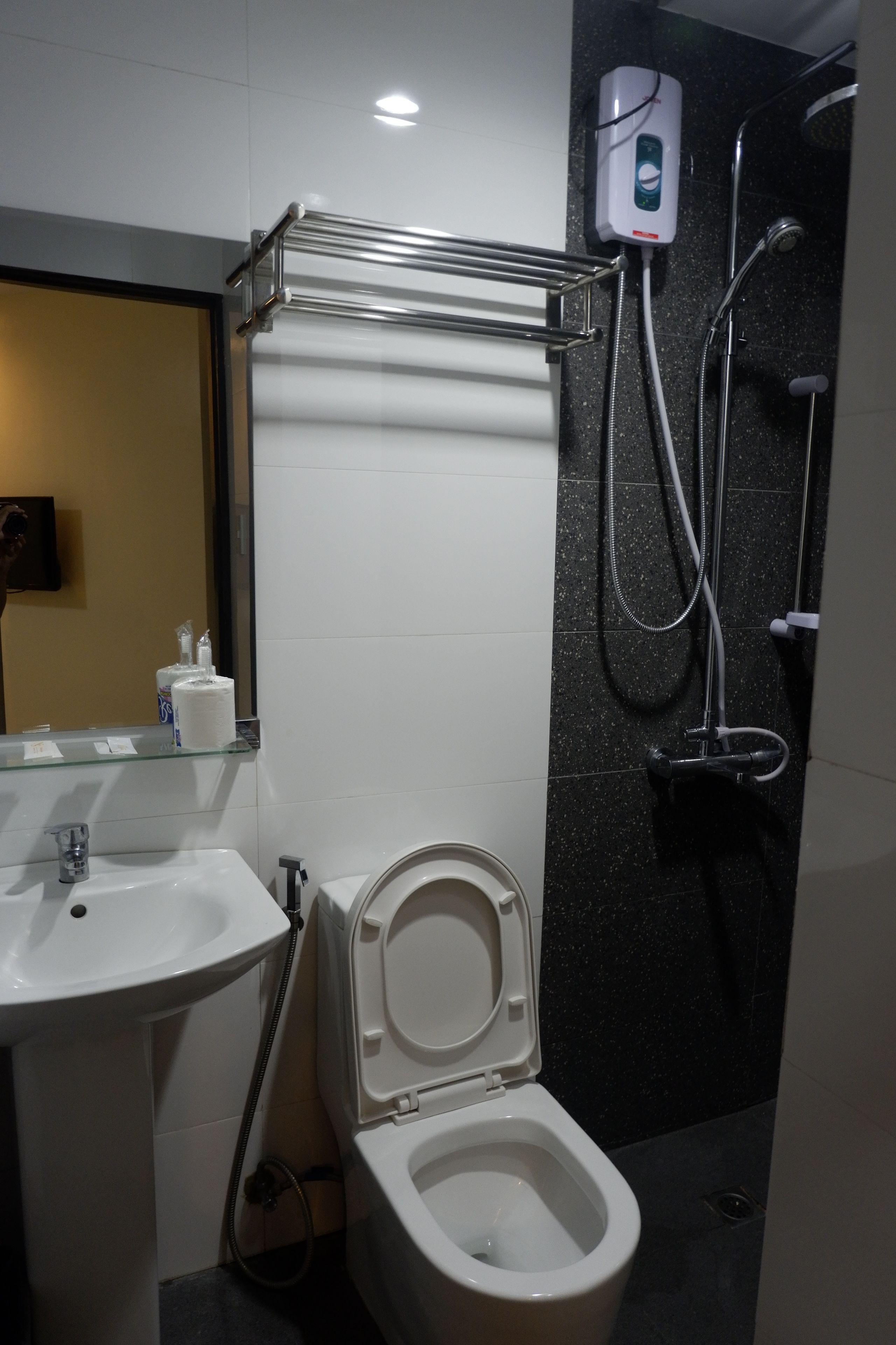 shower, free toiletries, towels