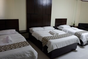 Free WiFi, bed sheets - Mannra Hotel (Manila)
