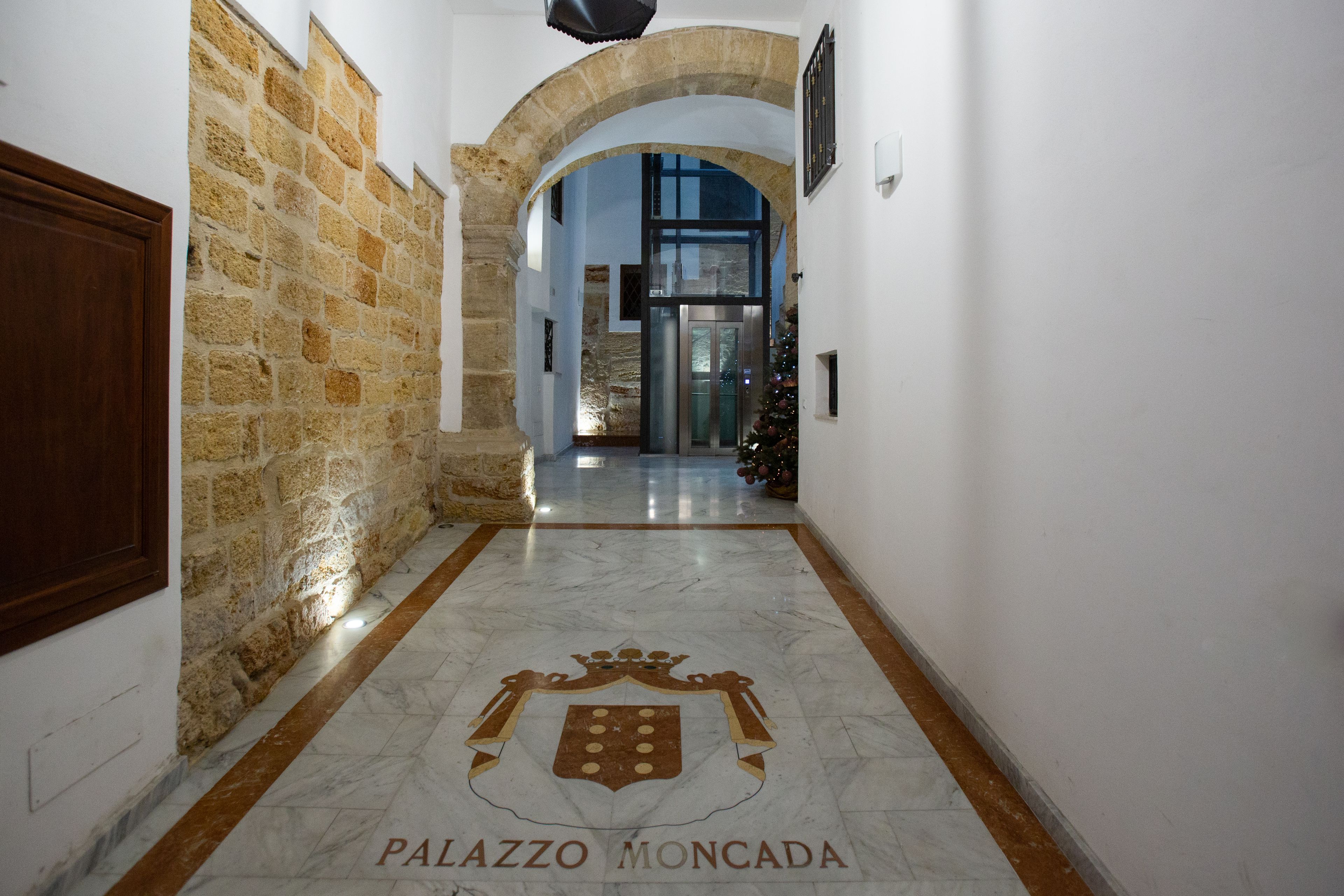 บริเวณประตูทางเข้า