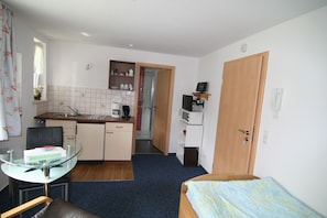 Apartment (No 5)