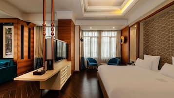 Minibar, in-room safe, desk, laptop workspace