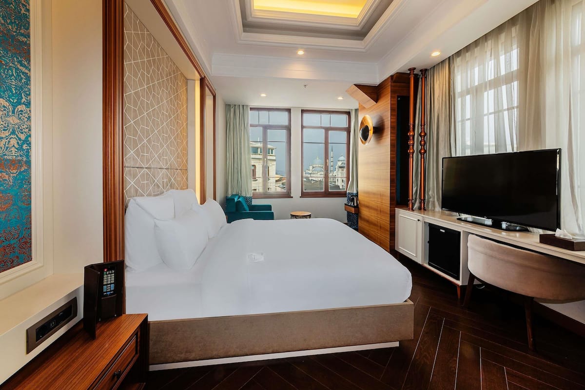 1 bedroom, minibar, in-room safe, desk