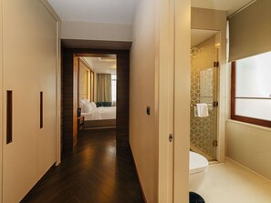 Junior Suite, 1 King Bed | Minibar, in-room safe, desk, laptop workspace - Mercure Istanbul Sirkeci (Istanbul)