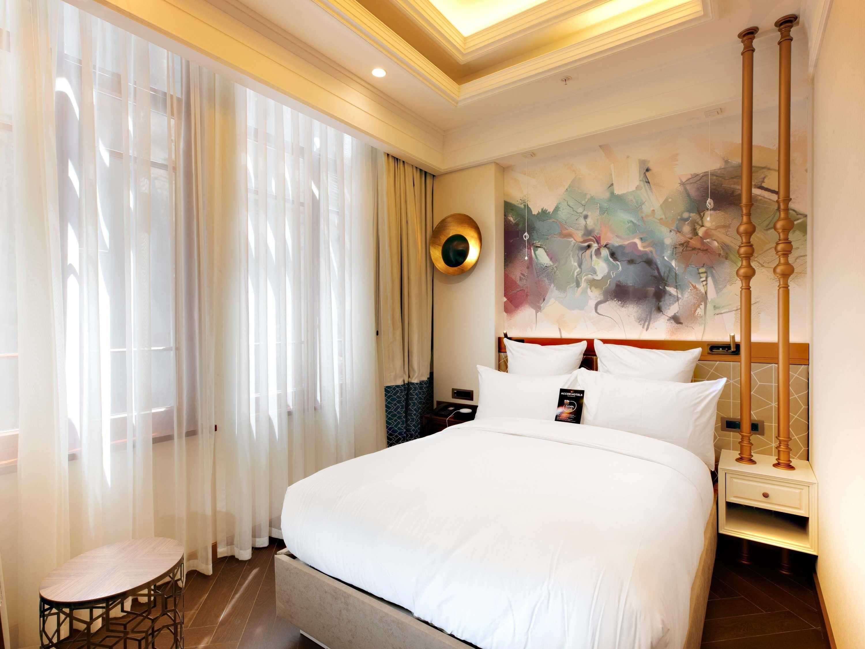 Minibar, in-room safe, desk, laptop workspace