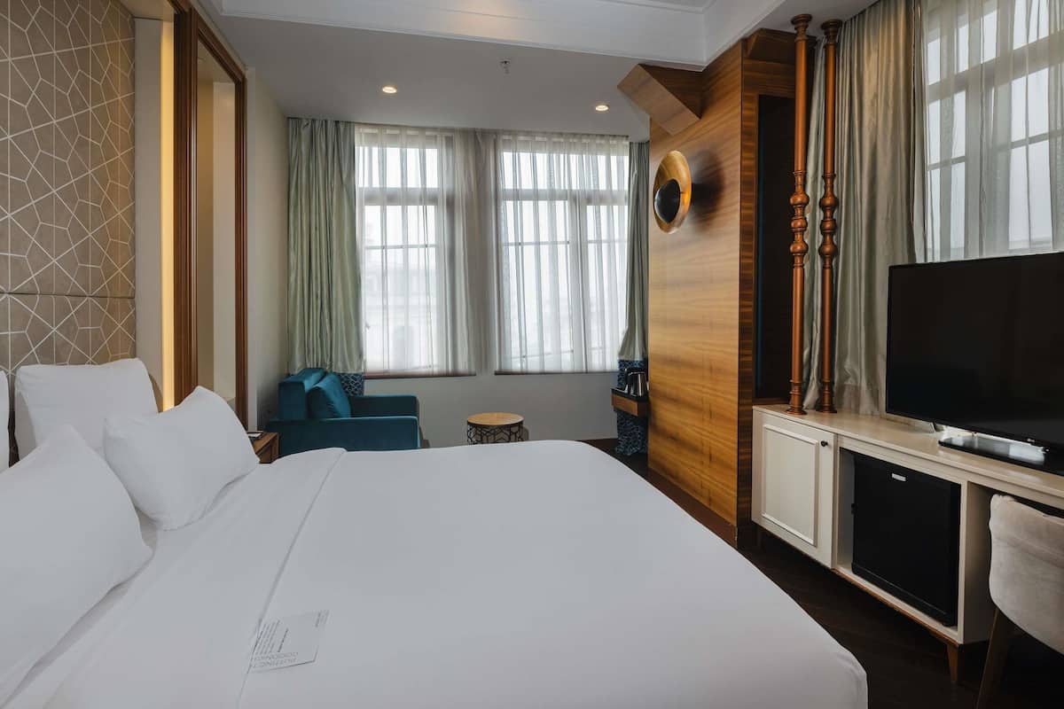 Junior Suite, 1 King Bed