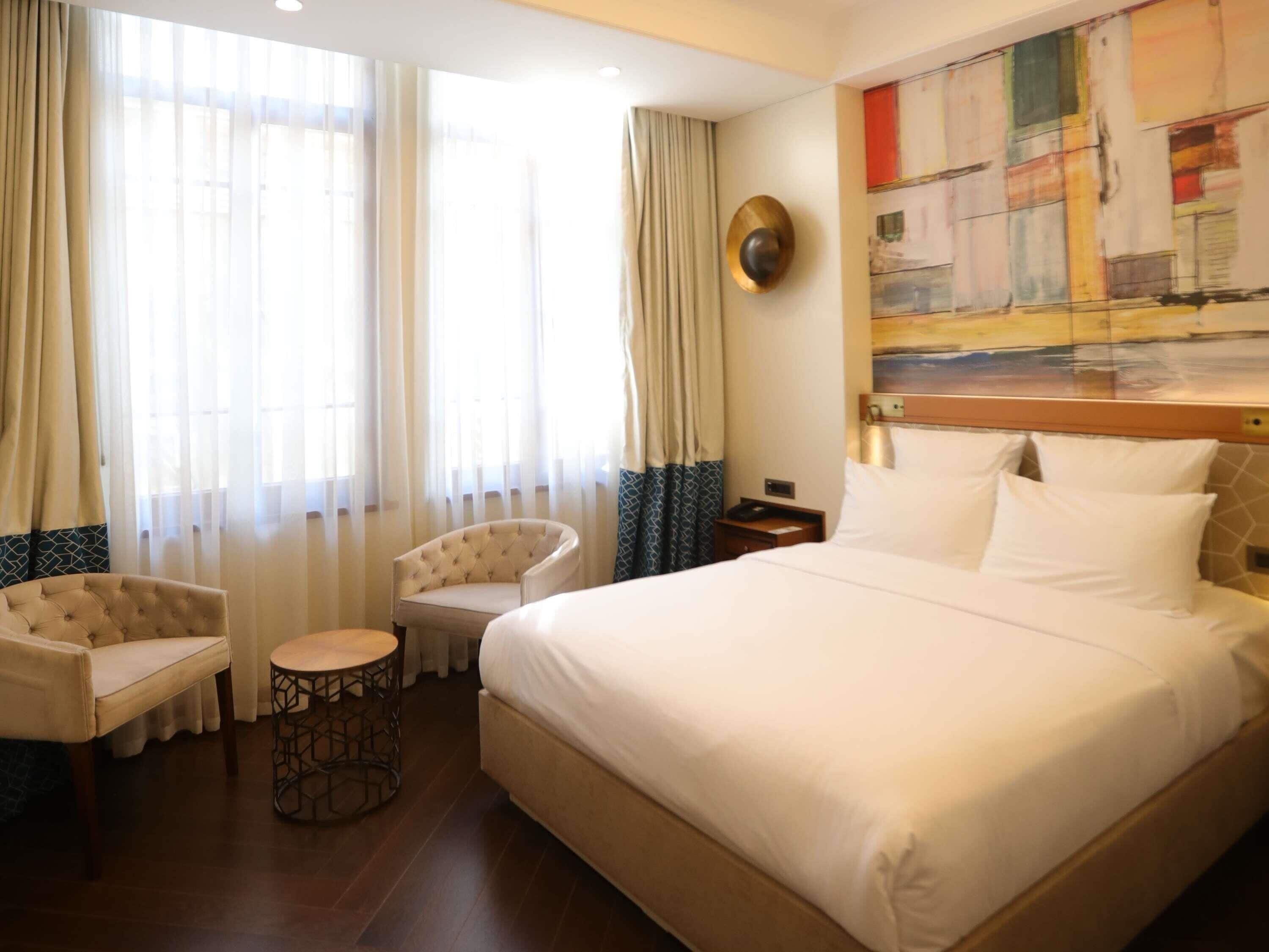 Superior-Zweibettzimmer | Minibar, Zimmersafe, Schreibtisch, laptopgeeigneter Arbeitsplatz