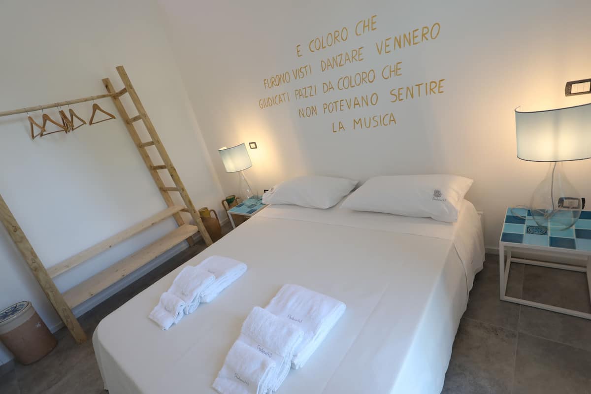 Doppia Superior (Camera della Poesia) | Biancheria da letto di alta qualità, minibar, una scrivania