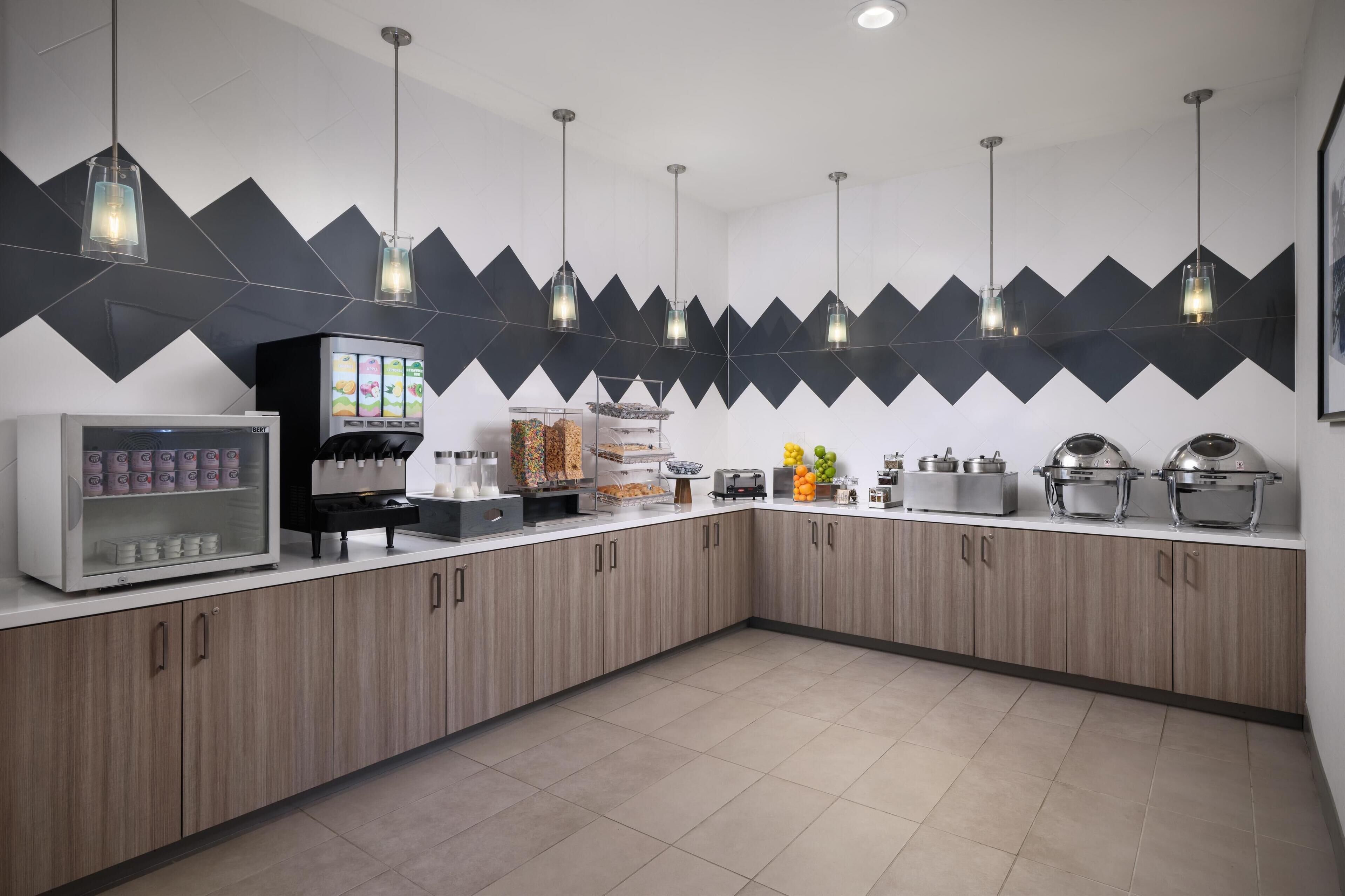 daily cooked-to-order breakfast for a fee