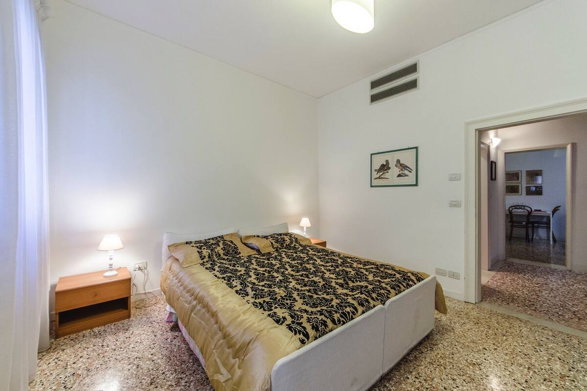 Comfort-Apartment, 1 Queen-Bett, Nichtraucher | 1 Schlafzimmer, hochwertige Bettwaren, Daunenbettdecken