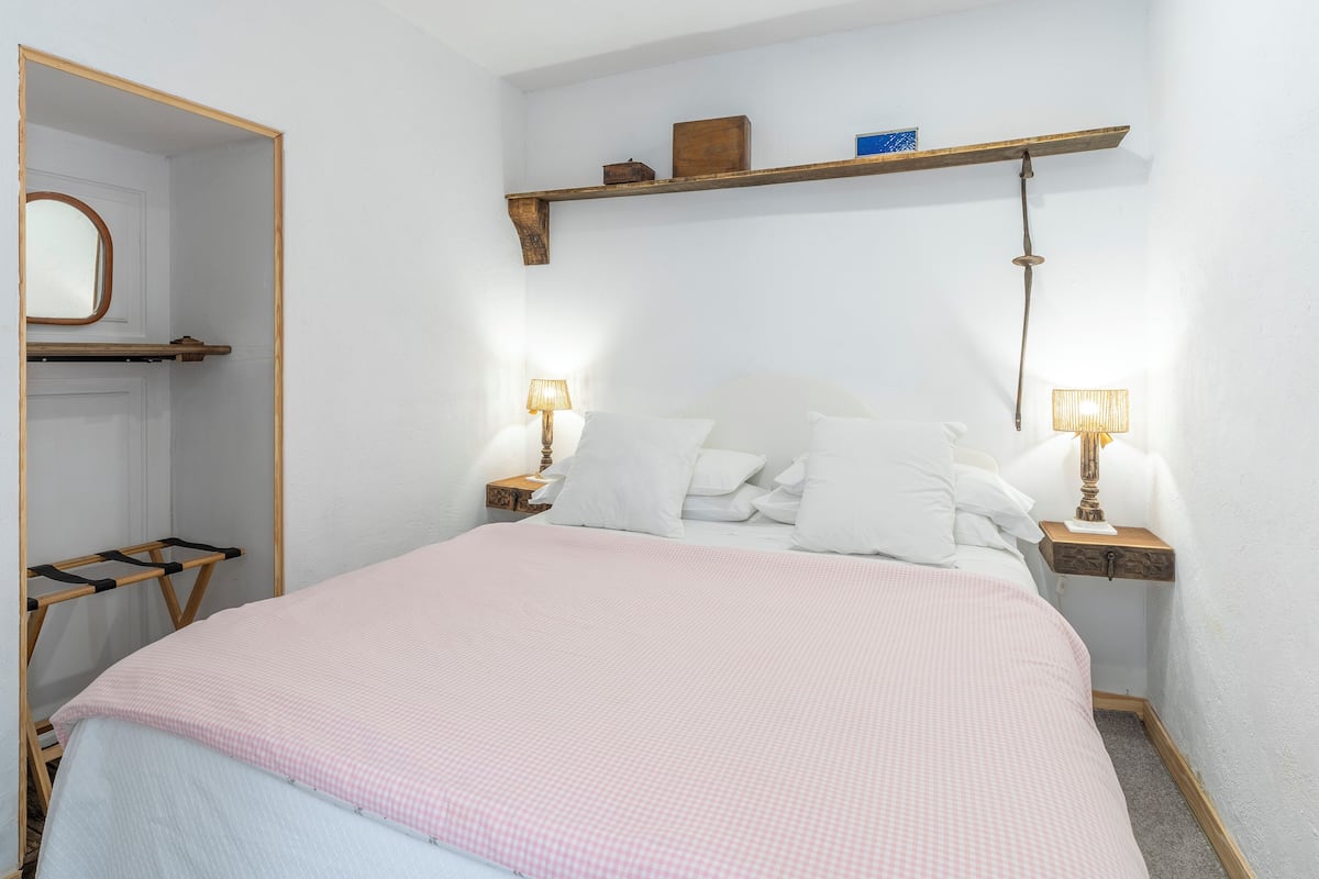 Premium Room | Minibar, individually decorated, blackout drapes, free WiFi