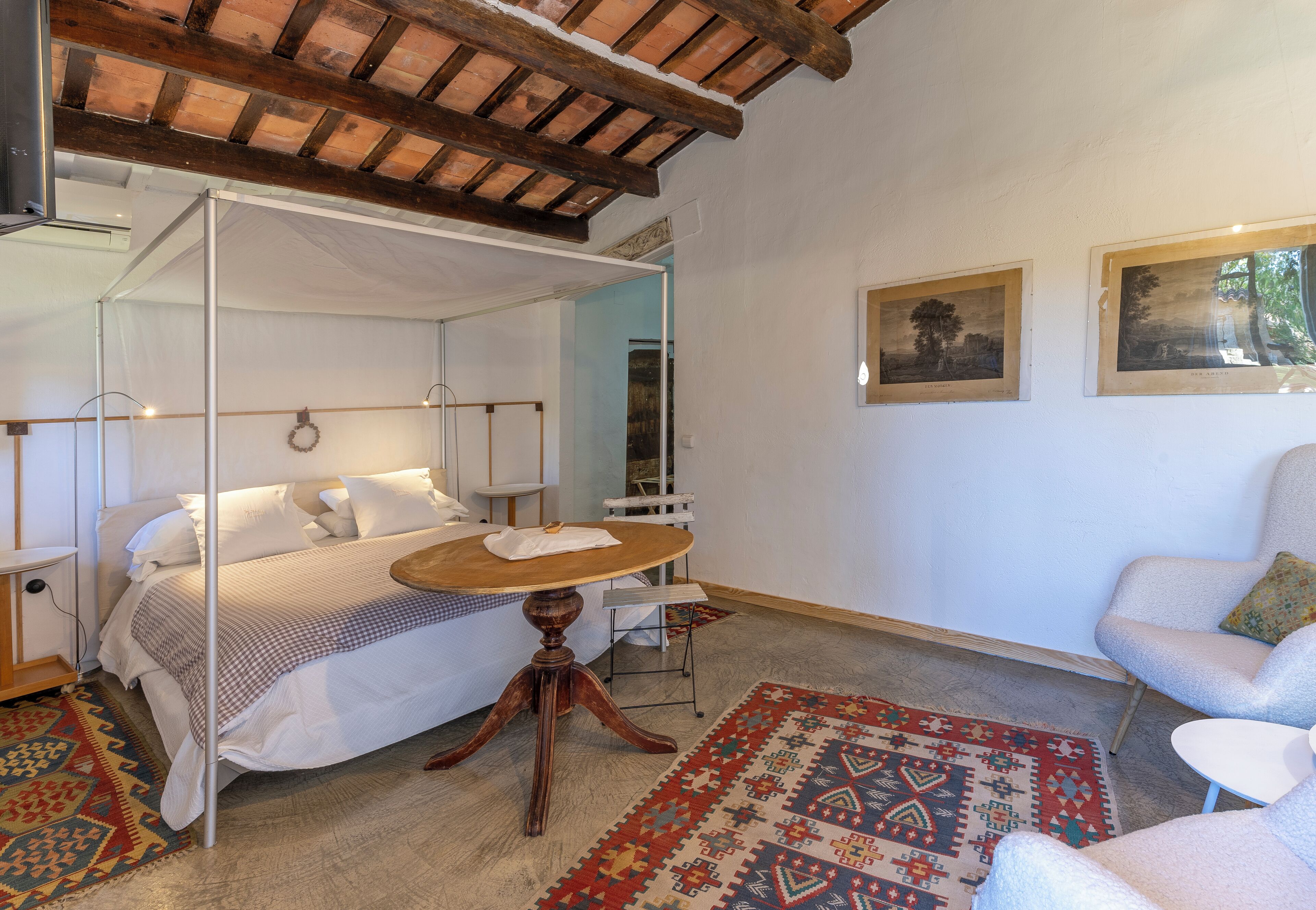 Comfort Room | Minibar, individually decorated, blackout drapes, free WiFi