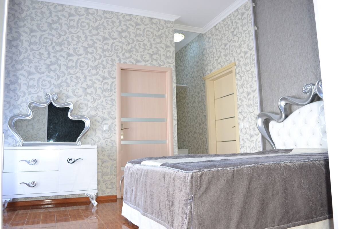 Luxury Room, 1 Queen Bed, Non Smoking | WiFi (free), bed sheets