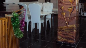 Dining - Merwhotel (Mary)