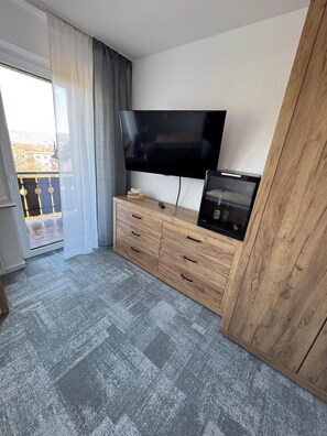 Habitación individual Confort, vistas al valle | Minibar, caja fuerte, escritorio y sistema de insonorización