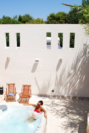 Outdoor spa tub - Hotel Club Astor (Ugento)