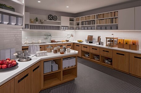 Hyatt House Indianapolis Downtown - Image 35