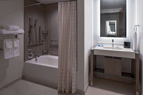Hyatt House Indianapolis Downtown - Image 49