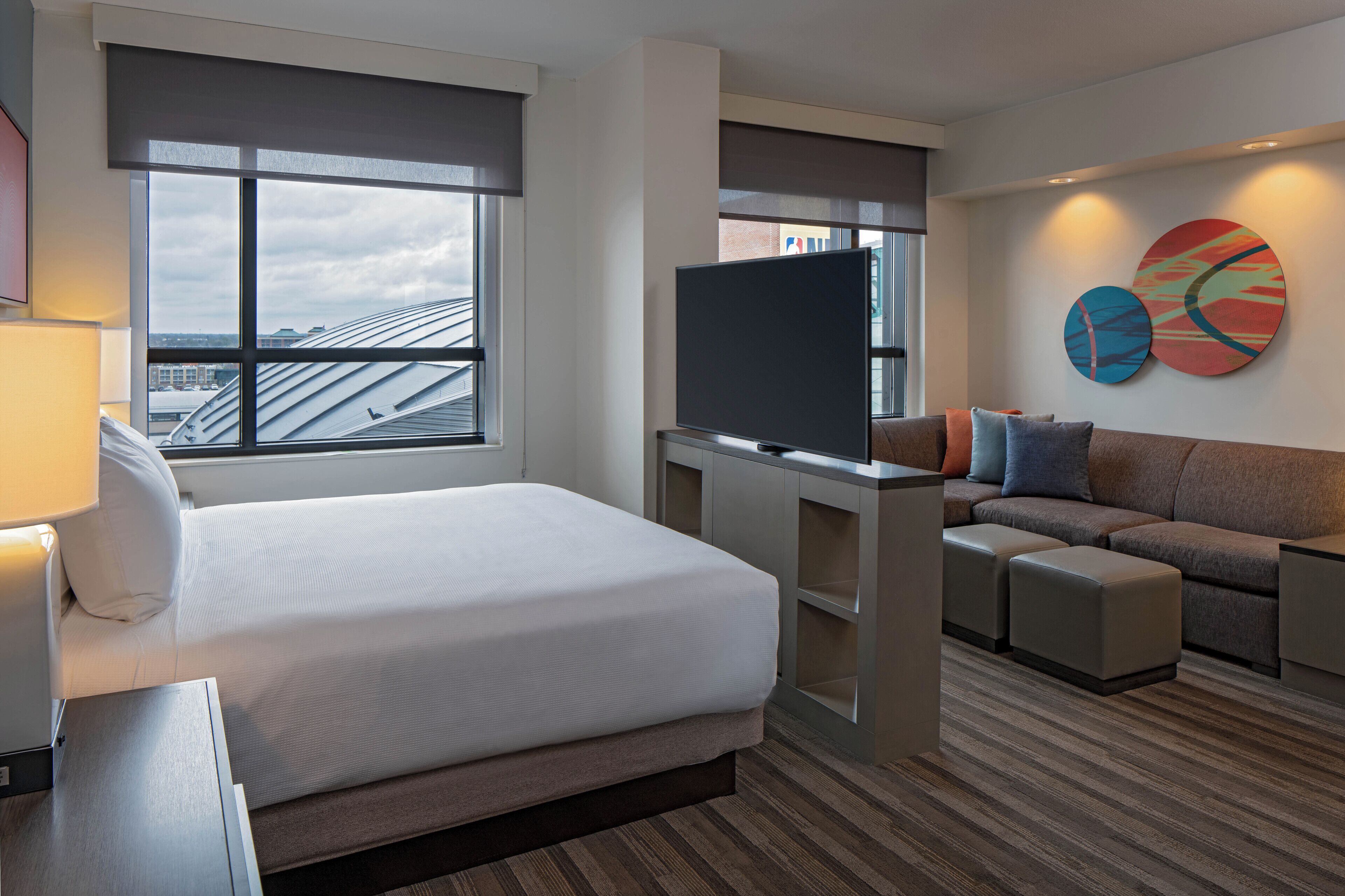 Studio Suite, 1 King Bed with Sofa bed, City View