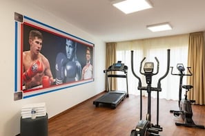 Fitness facility - The Originals City, Hôtel Acadine, Pont-Audemer (Pont-Audemer)