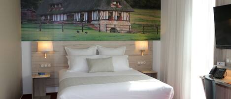 Driepersoonskamer | Luxe beddengoed, pillowtop-bedden, individueel gedecoreerd