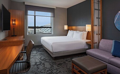 Hyatt Place Indianapolis Downtown - Image 13