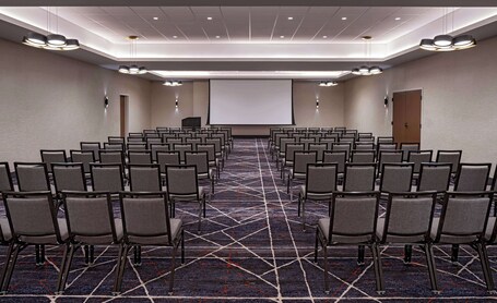 Hyatt Place Indianapolis Downtown - Image 35
