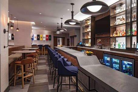 Hyatt Place Indianapolis Downtown - Image 9