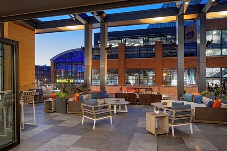 Hyatt Place Indianapolis Downtown - Image 17