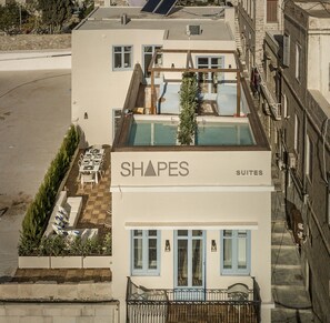 Front of property - Shapes Luxury Suites (Syros)