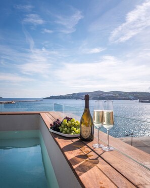 Pool - Shapes Luxury Suites (Syros)