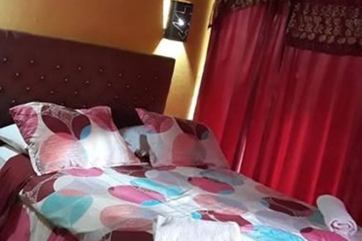 Familien-Ferienhütte, 4 Schlafzimmer, Nichtraucher | Verdunkelungsvorhänge, individuell dekoriert, individuell eingerichtet