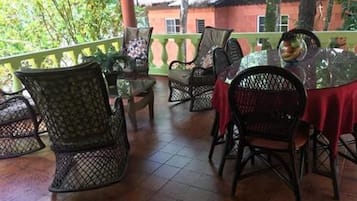 Food court