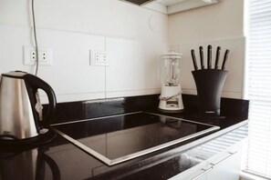 아파트, 침실 1개 | 전용 주방 | 대용량 냉장고, 전자레인지, 쿡탑, 커피/티 메이커