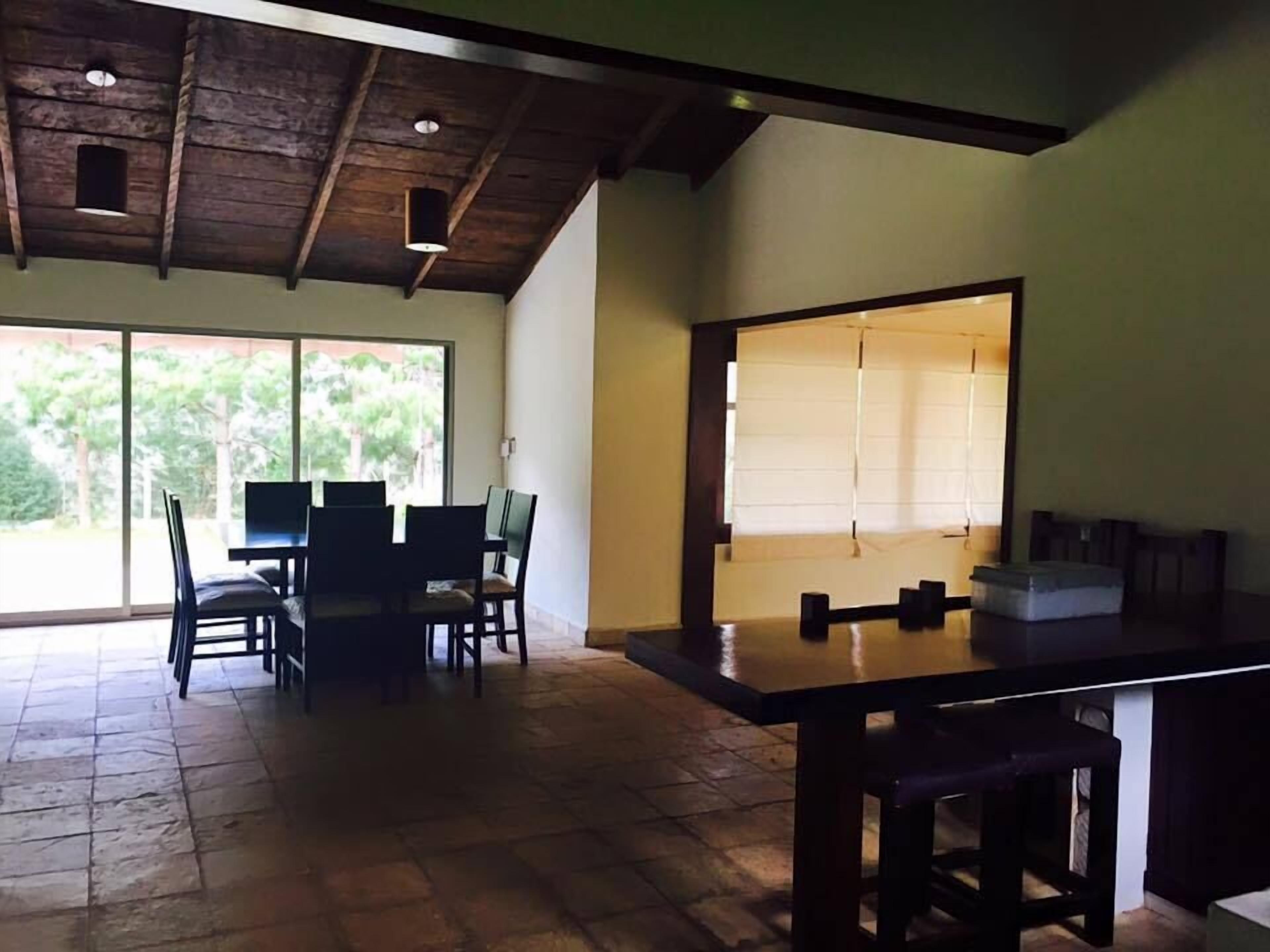 Family Cabin, Multiple Beds, Non Smoking, Mountain View | Living area | Flat-screen TV, fireplace