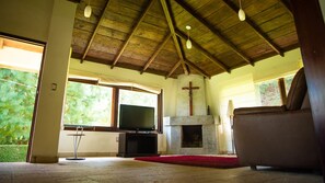 Family Cabin, Multiple Beds, Non Smoking, Mountain View | Living room | Flat-screen TV, fireplace - Cabañas San Marcos (San Cristóbal de las Casas)