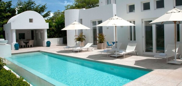 Outdoor pool, an infinity pool