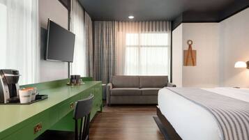 Premium bedding, pillowtop beds, in-room safe, desk