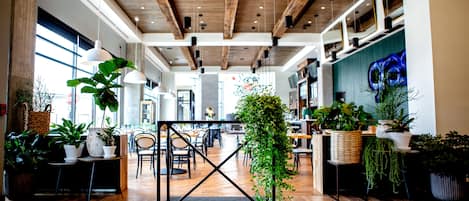 Se ofrece un desayuno a la carta todos los días (por un coste adicional)