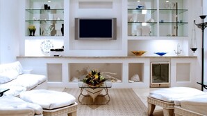 TV, DVD player