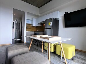 Apartamento, varias camas, no fumadores | Servicio de comidas en la habitación