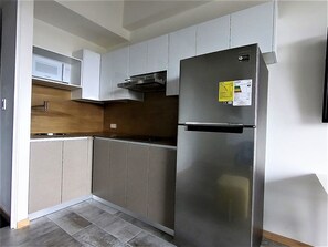 Apartment, Berbilang Katil, Non Smoking | Dapur peribadi | Peti sejuk/penyejuk beku saiz penuh, ketuhar gelombang mikro, ketuhar 